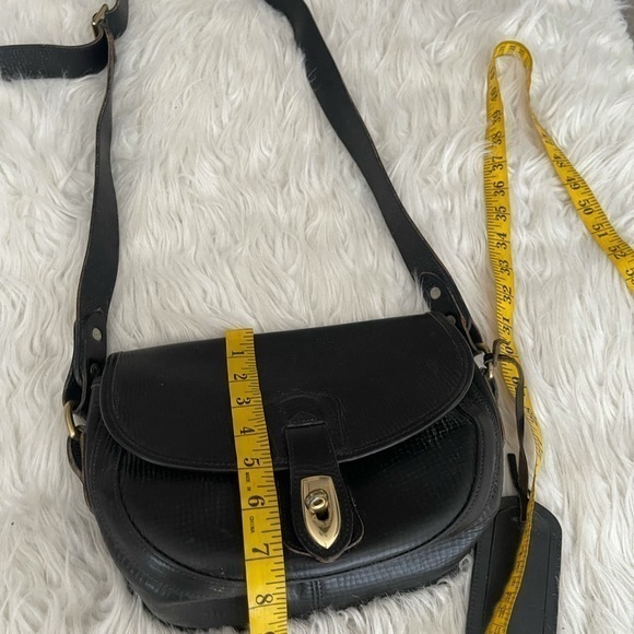 RARE 1980s Dooney & bourke leather saddle bag with RiRi zipper - Picture 11 of 11